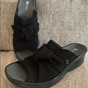Bzees black slide in sandals NEW